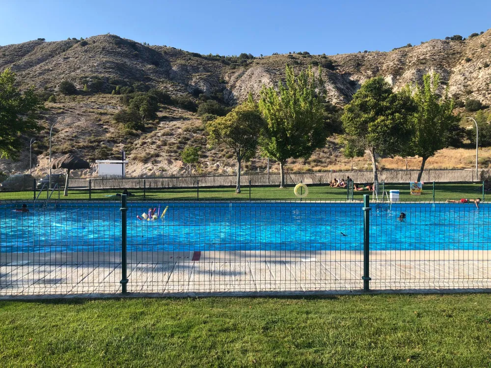 pool fencing